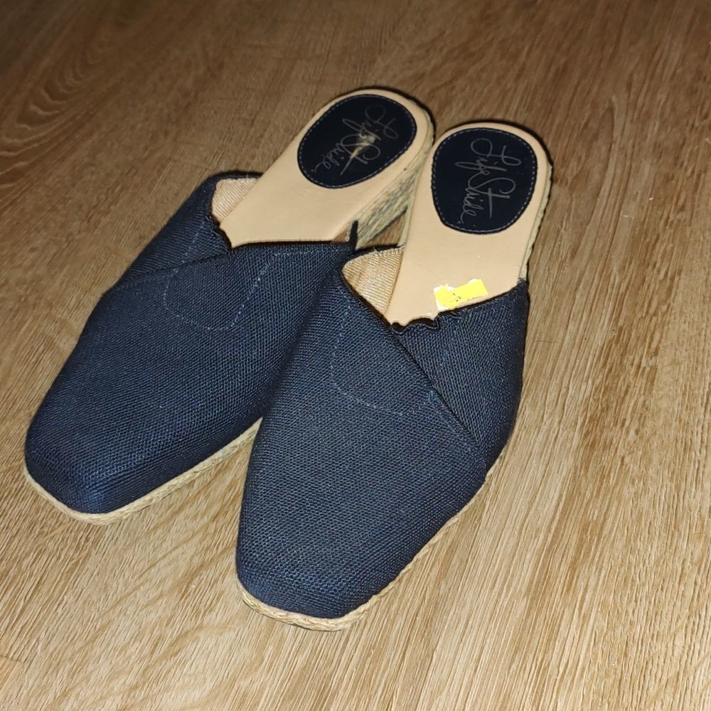Life Stride Jess Mules Slip on Low Wedge Navy Textile Sz 6